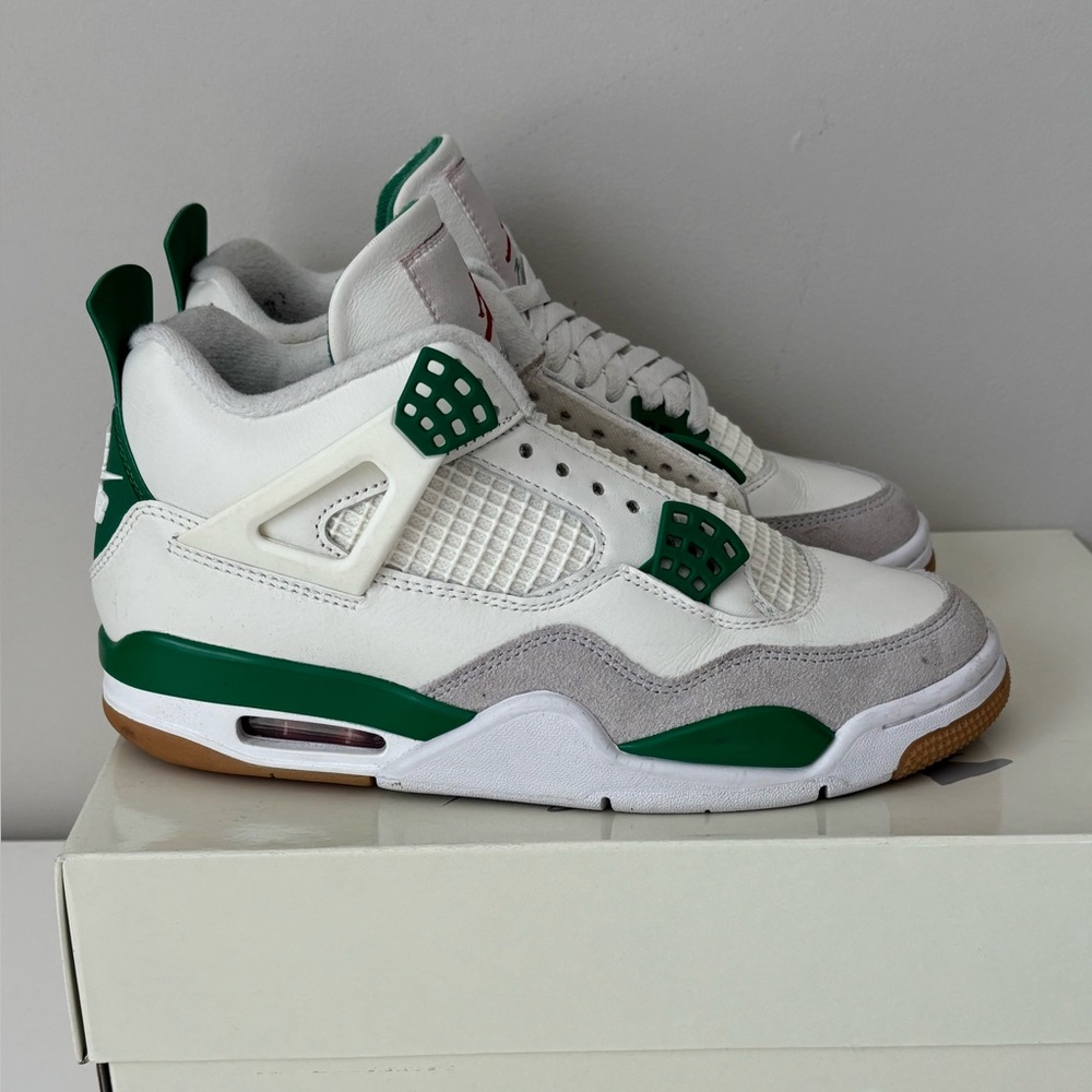Authentic Jordan 4 Retro Green and White
